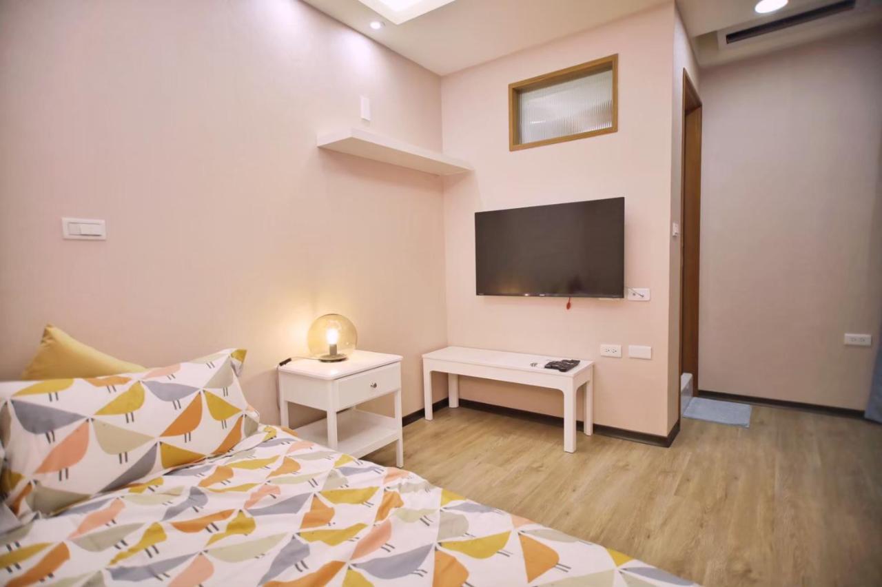 Kyushu Homestay Tainan Esterno foto