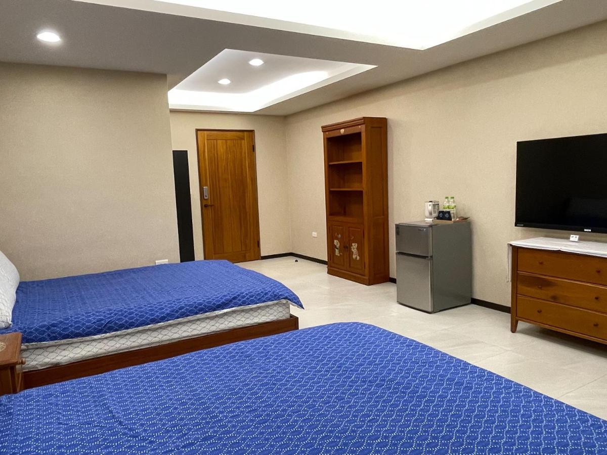 Kyushu Homestay Tainan Esterno foto