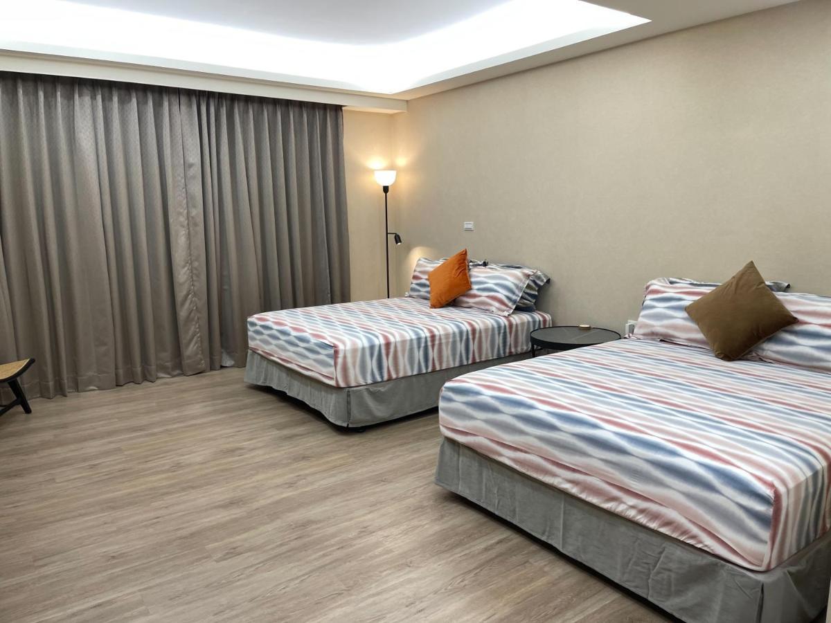 Kyushu Homestay Tainan Esterno foto
