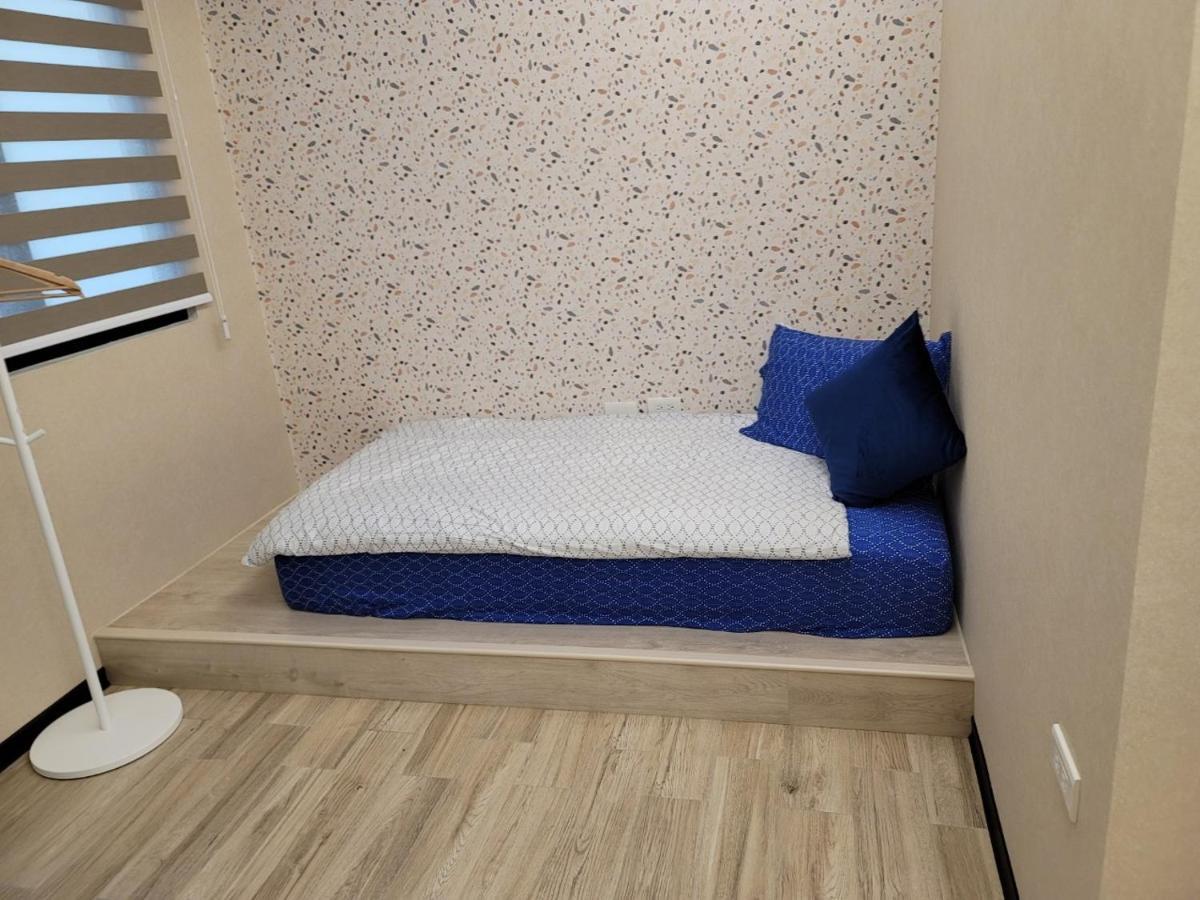 Kyushu Homestay Tainan Esterno foto